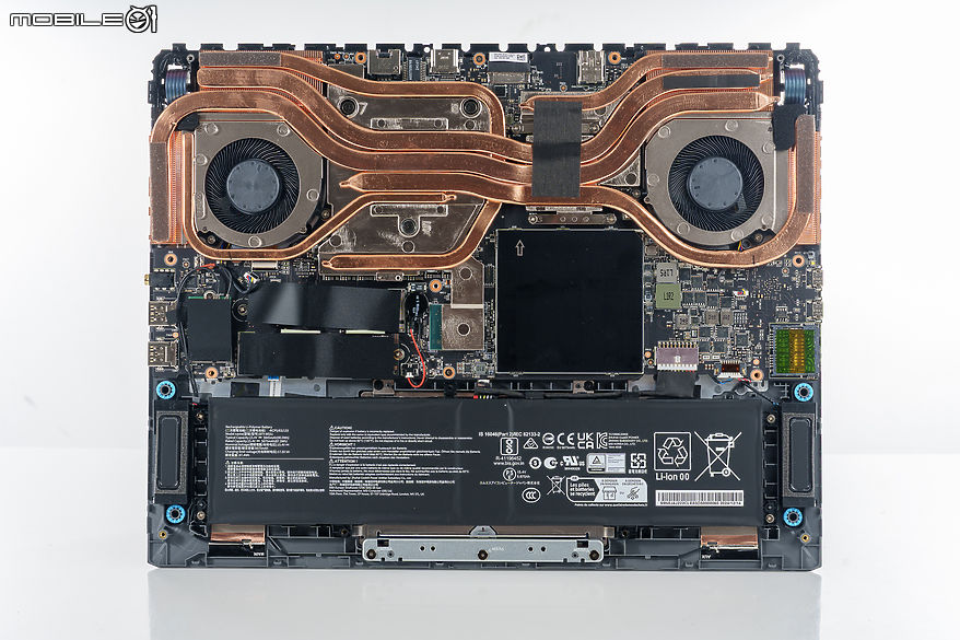 MSI Vector 16 HX AI A2WX 測試報告｜AI 世代的高效創作與遊戲筆電利器