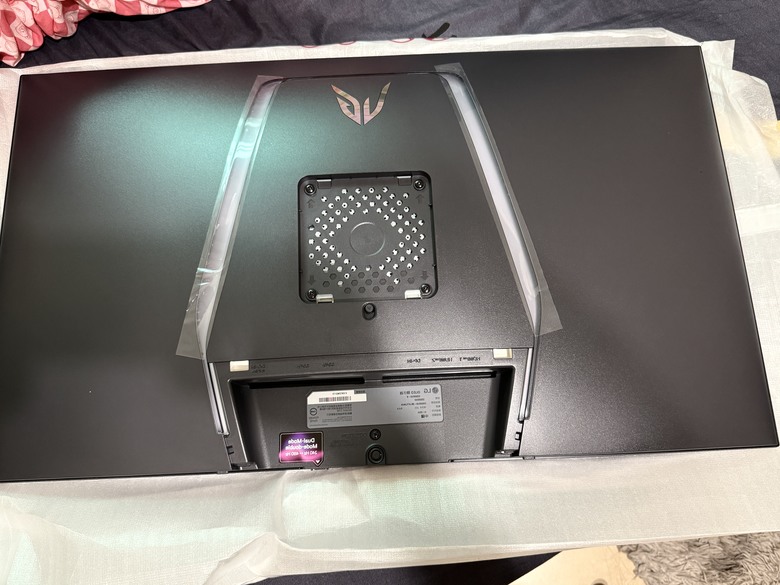 LG32GS95UV幫女兒小開箱OLED