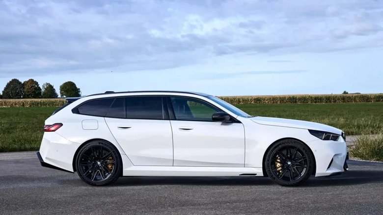 BMW M5 Touring試駕：這樣的重量值得嗎？