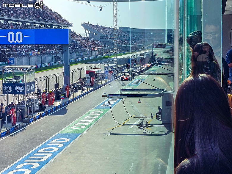 回想起來依然熱血沸騰！不可思議的Mercedes-AMG F1專屬包廂Silver Arrows Lounge觀賽體驗！