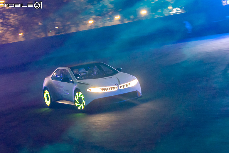 【採訪】BMW Vision Driving Experience 測試車上海現身，超級大腦掌控 1800 kgm 扭力精準展演！