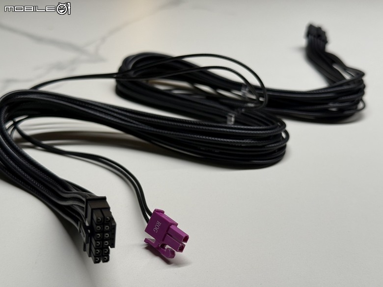 迭代更新！華碩ROG Strix系列ATX3.1電源供應器 ROG STRIX 850W 白金牌