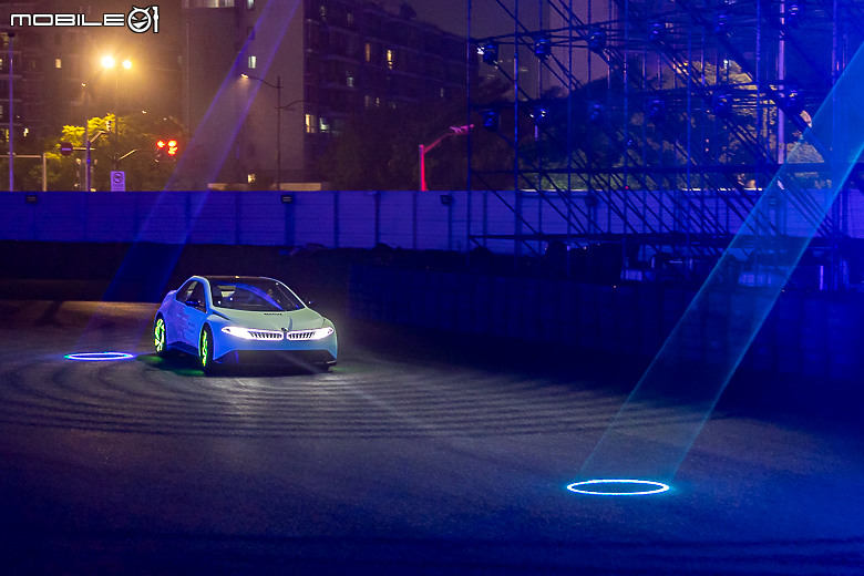 【採訪】BMW Vision Driving Experience 測試車上海現身，超級大腦掌控 1800 kgm 扭力精準展演！