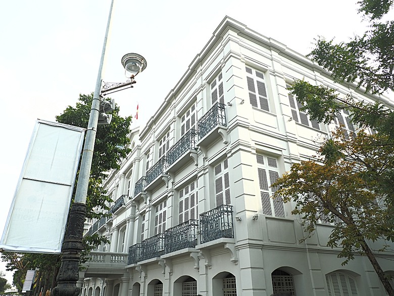 峴港市區 峴港大教堂、峴港博物館、漢市場、SOAN HA換匯、BANH MI越南法國麵包(午餐)、Banh Xeo Ba Tuyet (晚餐) 、SPA和按摩、My Xuan Cruise 遊輪夜遊峴港瀚江、龍橋噴火與山茶夜市、GO! Đà Nẵng量販店 — 2025年越南峴港、會安、美山、順化、巴拿山太陽世界六日歷史文化及遊樂園之旅 第七回