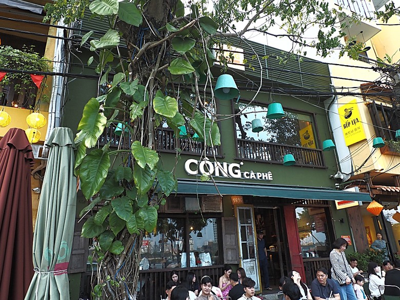 峴港市區 峴港大教堂、峴港博物館、漢市場、SOAN HA換匯、BANH MI越南法國麵包(午餐)、Banh Xeo Ba Tuyet (晚餐) 、SPA和按摩、My Xuan Cruise 遊輪夜遊峴港瀚江、龍橋噴火與山茶夜市、GO! Đà Nẵng量販店 — 2025年越南峴港、會安、美山、順化、巴拿山太陽世界六日歷史文化及遊樂園之旅 第七回