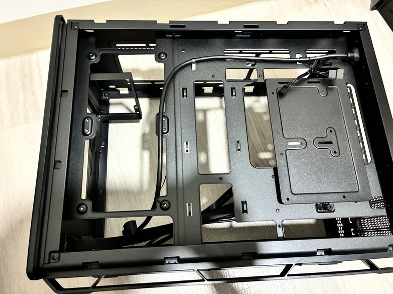 Montech Heritage PRO機殼開箱 創新精緻的皮革手提造型 打造新風格