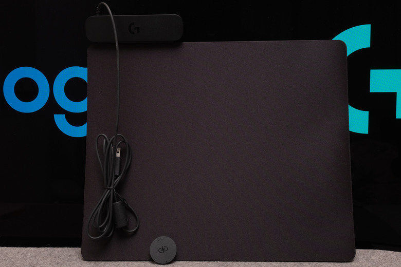 Logitech G POWERPLAY 2 無線充電滑鼠板開箱