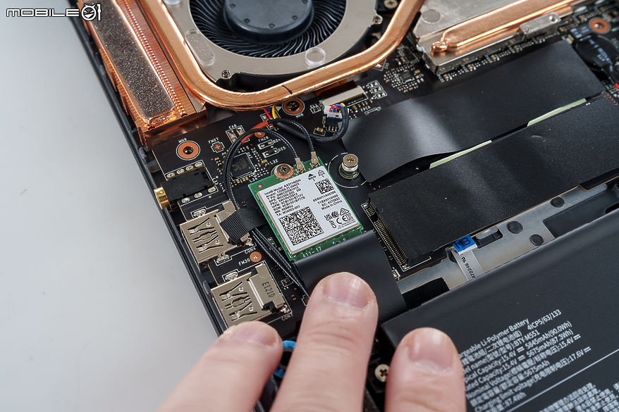 MSI Vector 16 HX AI A2WX 測試報告｜AI 世代的高效創作與遊戲筆電利器