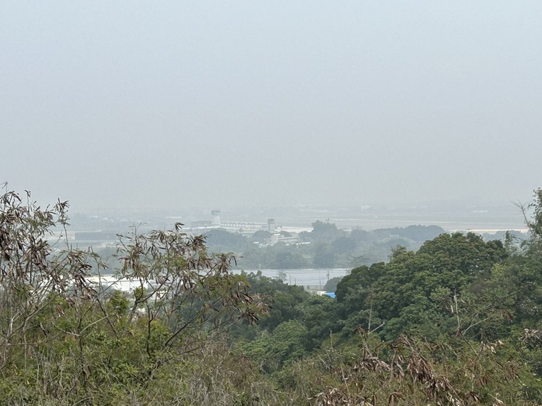 軍事堡壘與惡地交織的漯(ㄊㄚˋ)底山自然公園