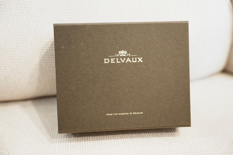 開箱世界上最古老的奢華皮具品牌-比利時皇室御用『Delvaux』 Livre Wallet