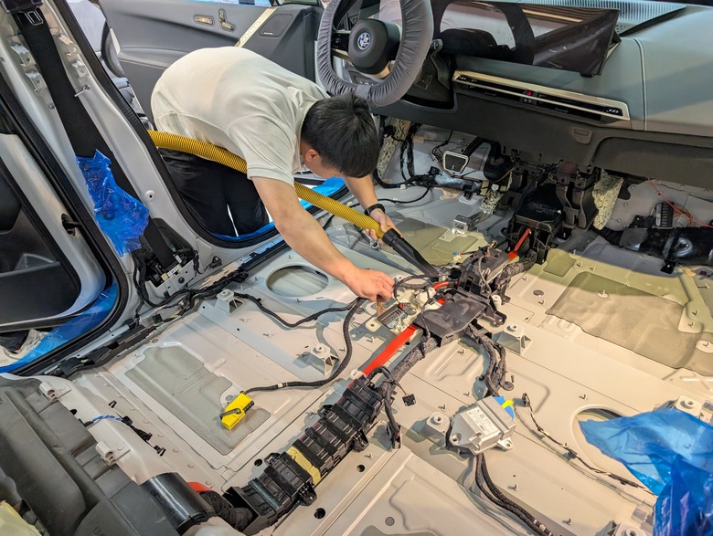 BMW IX PIONEER 電動車防火毯施工分享