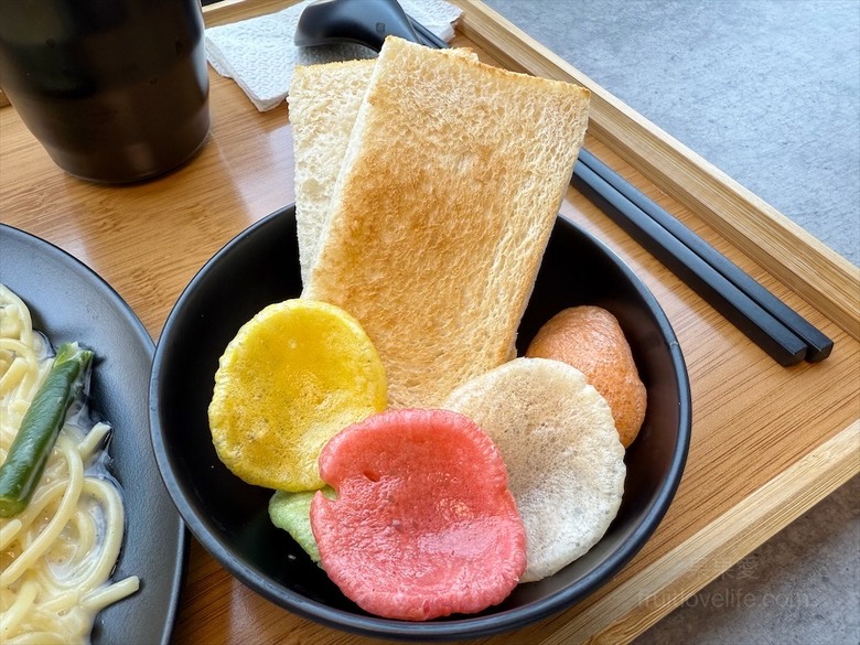 溪湖咖啡廳、早午晚餐、下午茶,在地複合式餐飲店,環境讓人超chill的