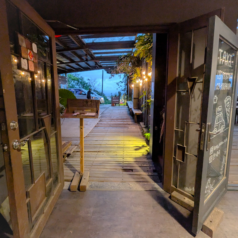【不是遊記 - 17】來礁溪先排隊 -- "早"、"晚"你都要排隊(吃早餐-白雲山鹿、賞夜景-空ㄟ農場)