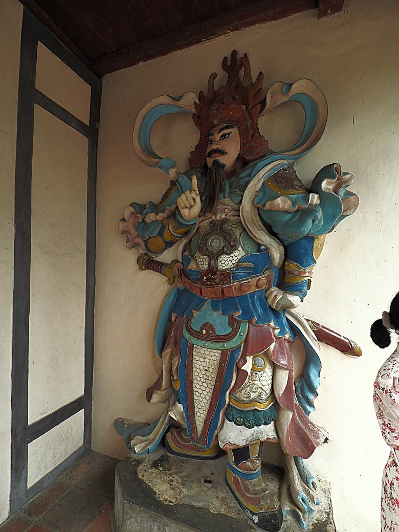 順化皇城(Kinh thành Huế)、啟定皇陵(Lăng Khải Định)、靈姥寺(天姥寺) (Chùa Thiên Mụ)、線香民俗文化村(Incense Village)、皇帝宮廷宴,附掛峴港 AU LAC BEACH海鮮餐廳 — 2025年越南峴港、會安、美山、順化、巴拿山太陽世界六日歷史文化及遊樂園之旅 第五回