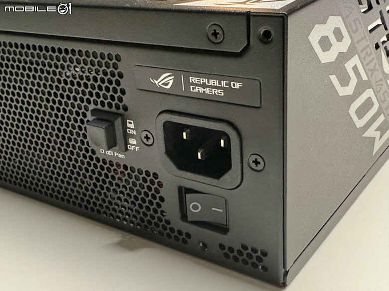 迭代更新！華碩ROG Strix系列ATX3.1電源供應器 ROG STRIX 850W 白金牌