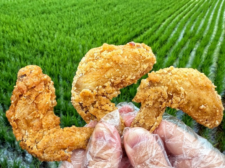 到北斗奠安宮拜拜不能錯過的鹹酥雞店,炸物酥脆爽口不油膩,肉質鮮嫩,飲料也很推薦