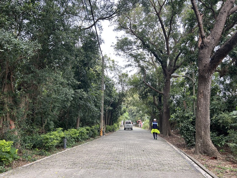 軍事堡壘與惡地交織的漯(ㄊㄚˋ)底山自然公園