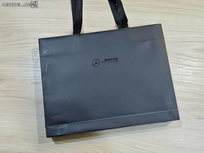 回想起來依然熱血沸騰！不可思議的Mercedes-AMG F1專屬包廂Silver Arrows Lounge觀賽體驗！