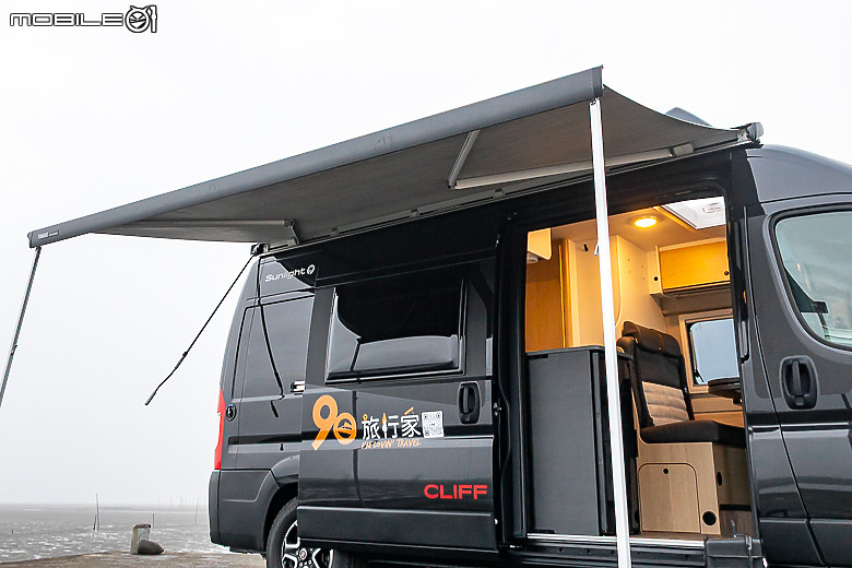 Sunlight Cliff 600 豪華露營車體驗｜配備齊全、伴你四處遊歷的溫馨小屋！