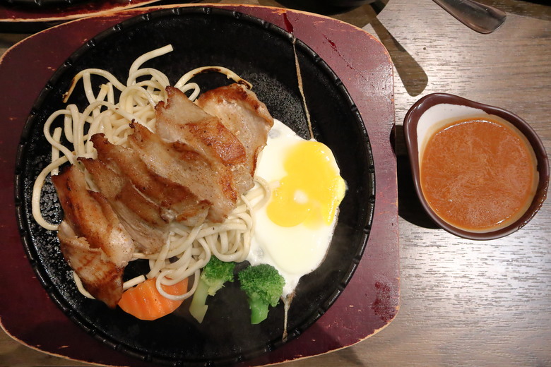 點我看大圖 【開箱】大漠專程南下高雄,品嘗擁有「匠魂」的「牛排館」,台匠牛排 - 大漠國渡