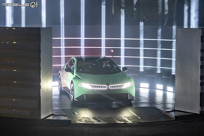 【採訪】BMW Vision Driving Experience 測試車上海現身，超級大腦掌控 1800 kgm 扭力精準展演！