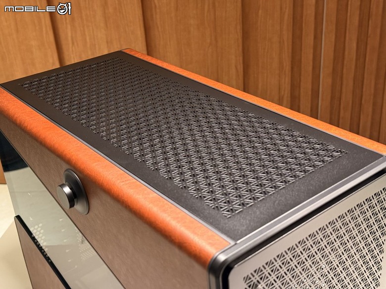 復古風 君主 Heritage PRO 皮革元素機殼 & HyperFlow Silent 靜音水冷