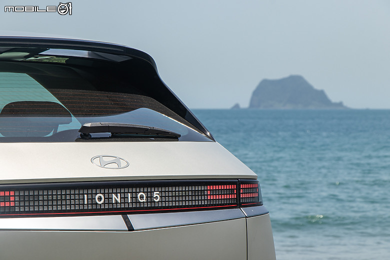 Hyundai Ioniq 5 小改款試駕|外型出眾無疑,內在、續航更進化!