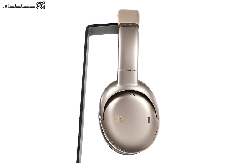 JBL Tour One M3 耳罩式耳機｜首搭 Smart Tx 原音發射器、影音體驗全面進化！