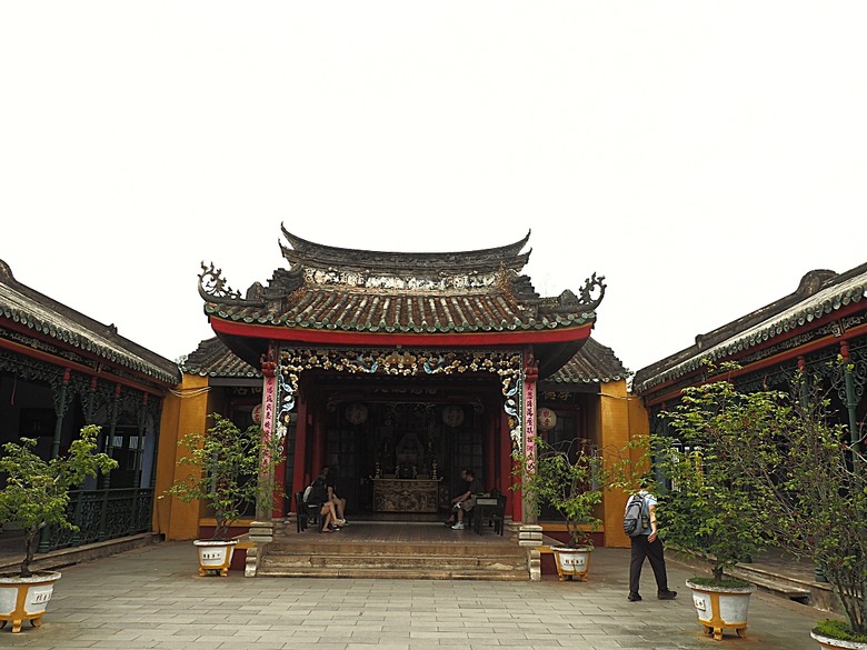 會安古鎮 (來遠橋、Faifo Coffee、華人會館群)、會安夜市、在地美食HOME Hoi An 餐廳、秋盆河乘船放水燈 — 2025年越南峴港、會安、美山、順化、巴拿山 — 聯合國世界文化遺產及遊樂園之六日悠遊 第一回