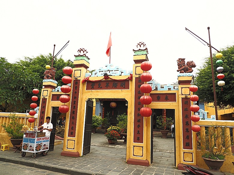 會安古鎮 (來遠橋、Faifo Coffee、華人會館群)、會安夜市、在地美食HOME Hoi An 餐廳、秋盆河乘船放水燈 — 2025年越南峴港、會安、美山、順化、巴拿山 — 聯合國世界文化遺產及遊樂園之六日悠遊 第一回