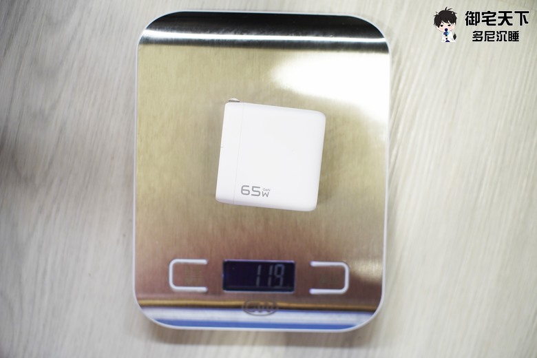 點我看大圖 開箱|【SEEK】CU-P651 65W GaN 電源供應器 - 配有 2 個 USB-C、1 個 USB-A 接口,輕巧好攜帶的快充頭!