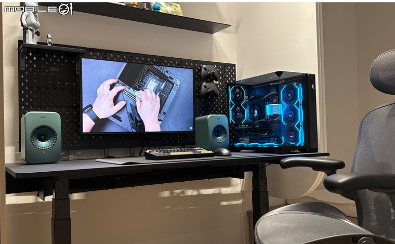 男人的裝潢浪漫｜工作/電競房 x Dezctop 升降桌配置分享