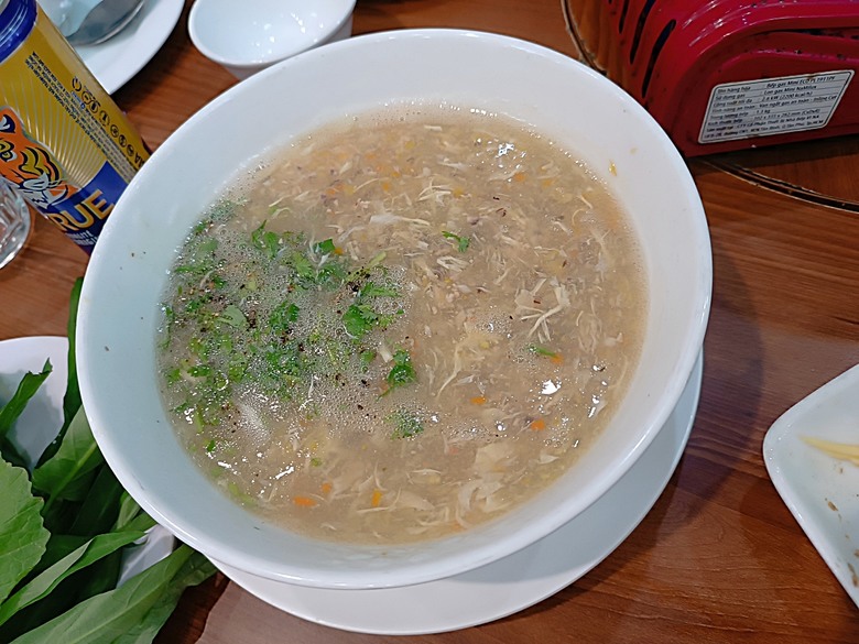 順化皇城(Kinh thành Huế)、啟定皇陵(Lăng Khải Định)、靈姥寺(天姥寺) (Chùa Thiên Mụ)、線香民俗文化村(Incense Village)、皇帝宮廷宴,附掛峴港 AU LAC BEACH海鮮餐廳 — 2025年越南峴港、會安、美山、順化、巴拿山太陽世界六日歷史文化及遊樂園之旅 第五回