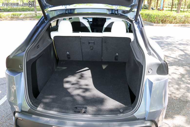 Tesla Model Y Long Range 首發版上海試駕|各項表現有感升級、準備預約電車銷售冠軍!