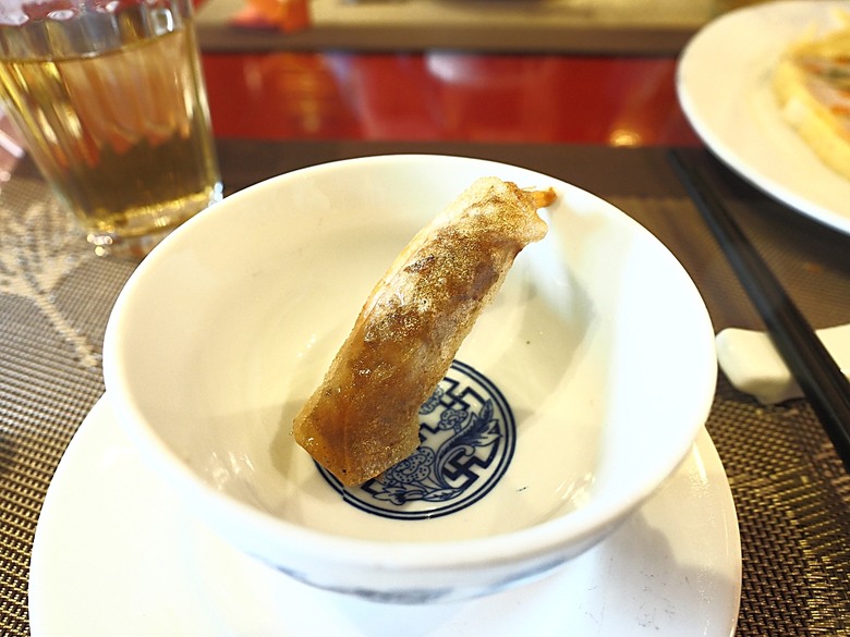 順化皇城(Kinh thành Huế)、啟定皇陵(Lăng Khải Định)、靈姥寺(天姥寺) (Chùa Thiên Mụ)、線香民俗文化村(Incense Village)、皇帝宮廷宴,附掛峴港 AU LAC BEACH海鮮餐廳 — 2025年越南峴港、會安、美山、順化、巴拿山太陽世界六日歷史文化及遊樂園之旅 第五回