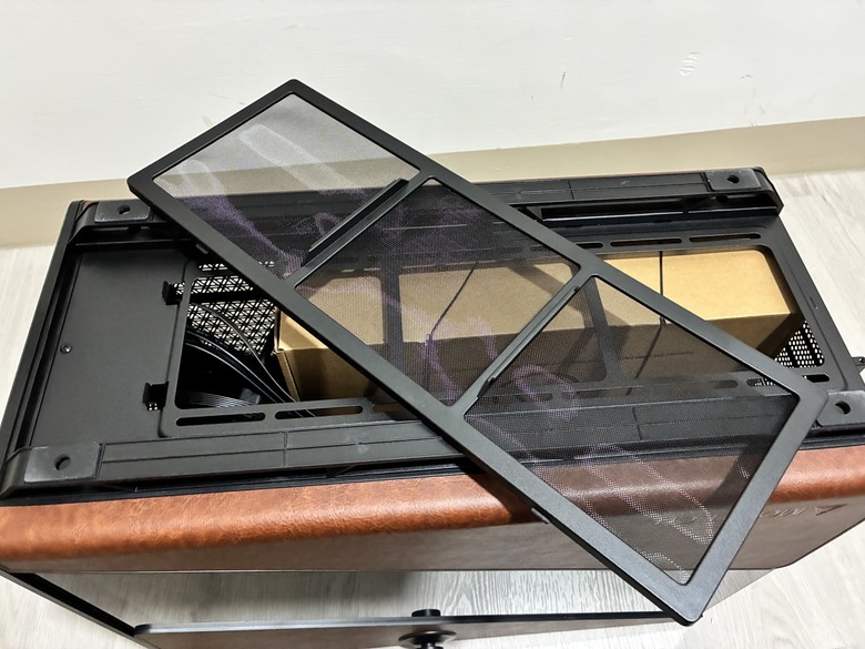 Montech Heritage PRO機殼開箱 創新精緻的皮革手提造型 打造新風格