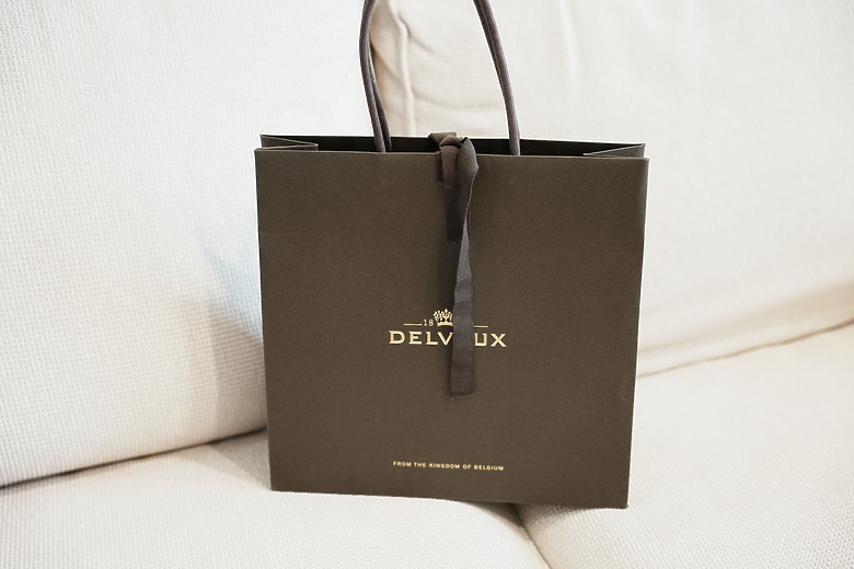 開箱世界上最古老的奢華皮具品牌-比利時皇室御用『Delvaux』 Livre Wallet