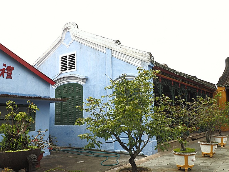 會安古鎮 (來遠橋、Faifo Coffee、華人會館群)、會安夜市、在地美食HOME Hoi An 餐廳、秋盆河乘船放水燈 — 2025年越南峴港、會安、美山、順化、巴拿山 — 聯合國世界文化遺產及遊樂園之六日悠遊 第一回