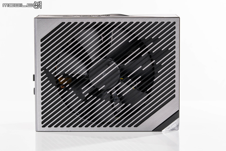 ROG ASTRAL RTX 5090 32GB GDDR7 OC 超頻版顯示卡開箱實測 空冷顯示卡王者降臨