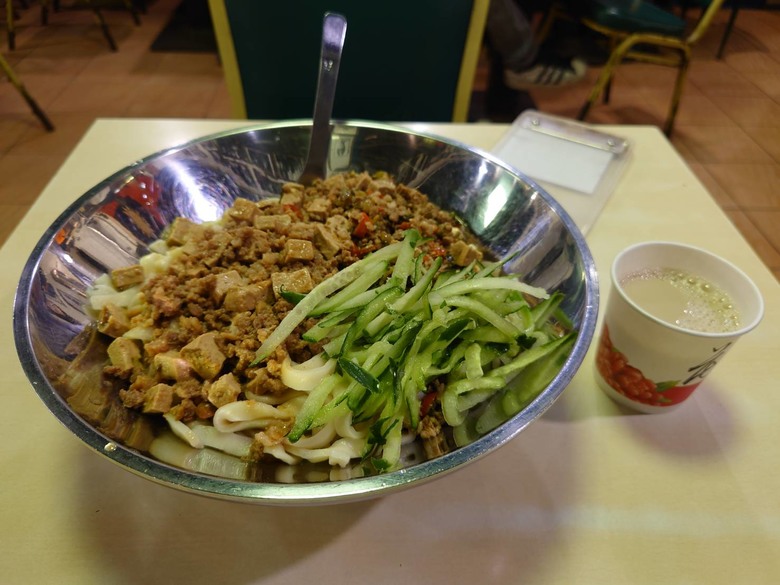 銀記手擀刀切牛肉麵-台北-食記