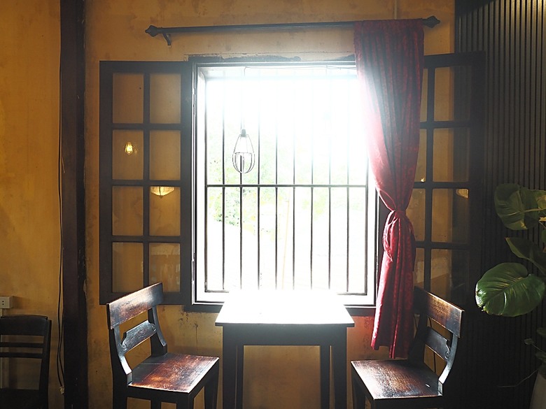 會安古鎮 (來遠橋、Faifo Coffee、華人會館群)、會安夜市、在地美食HOME Hoi An 餐廳、秋盆河乘船放水燈 — 2025年越南峴港、會安、美山、順化、巴拿山 — 聯合國世界文化遺產及遊樂園之六日悠遊 第一回