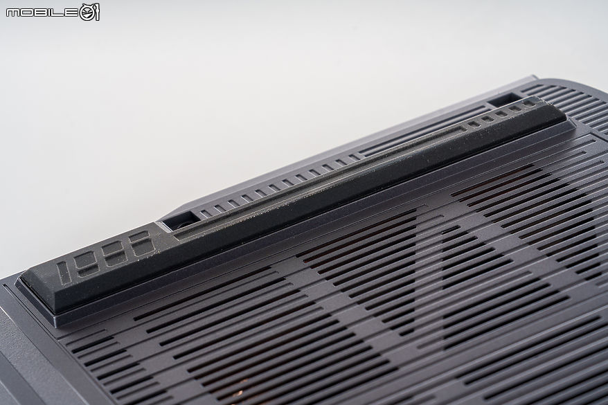 MSI Vector 16 HX AI A2WX 測試報告｜AI 世代的高效創作與遊戲筆電利器
