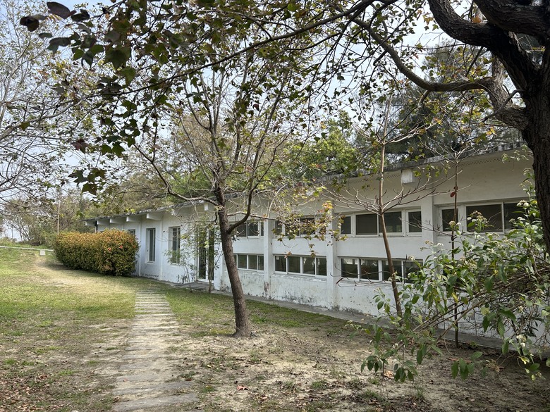 軍事堡壘與惡地交織的漯(ㄊㄚˋ)底山自然公園