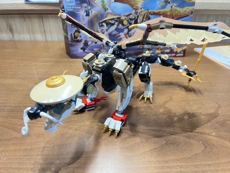 【高雄衛武營兒童藝術節】親子朝聖、荷包破洞！三盒樂高開箱feat. Iron Man MK5、黑豹對紅浩克、龍長老艾格特！