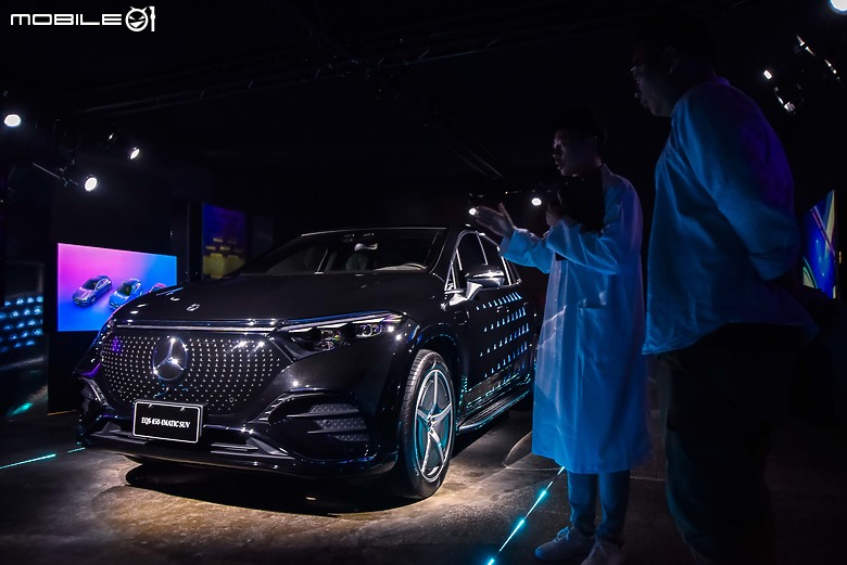 來去Mercedes-Benz Energizing Hub施作科技健檢|久違的飛輪及五大科技深入體驗!