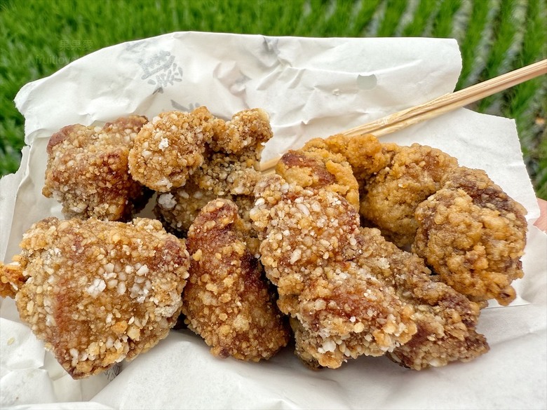 到北斗奠安宮拜拜不能錯過的鹹酥雞店,炸物酥脆爽口不油膩,肉質鮮嫩,飲料也很推薦