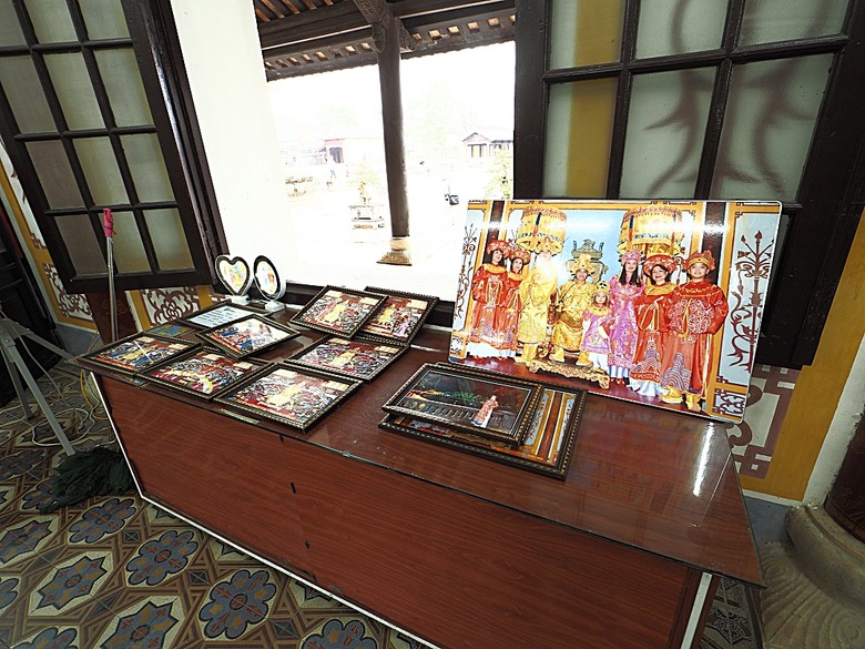順化皇城(Kinh thành Huế)、啟定皇陵(Lăng Khải Định)、靈姥寺(天姥寺) (Chùa Thiên Mụ)、線香民俗文化村(Incense Village)、皇帝宮廷宴,附掛峴港 AU LAC BEACH海鮮餐廳 — 2025年越南峴港、會安、美山、順化、巴拿山太陽世界六日歷史文化及遊樂園之旅 第五回