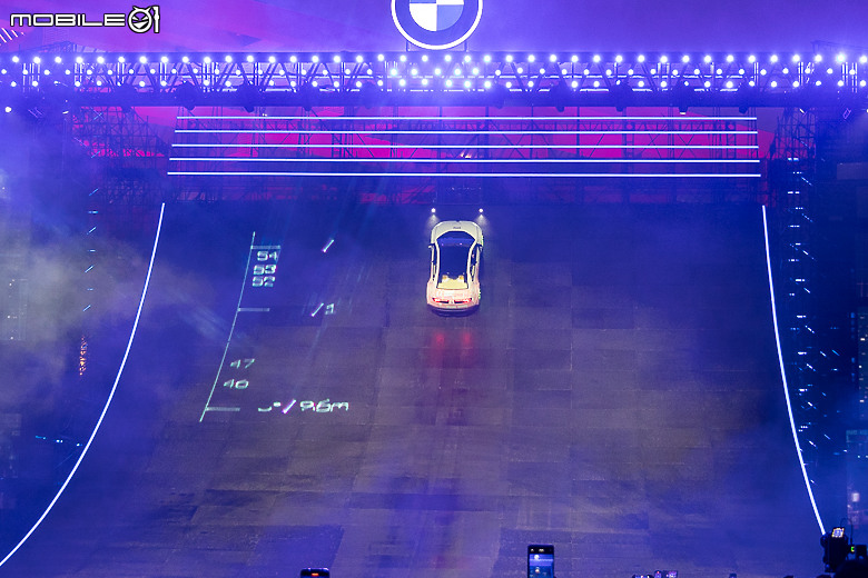 【採訪】BMW Vision Driving Experience 測試車上海現身，超級大腦掌控 1800 kgm 扭力精準展演！