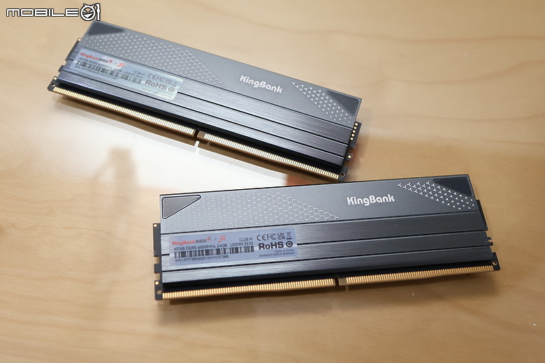 點我看大圖 非二進制 CL28 低延遲 DDR5 金百達 KingBank DDR5-6000 24GBx2 開箱
