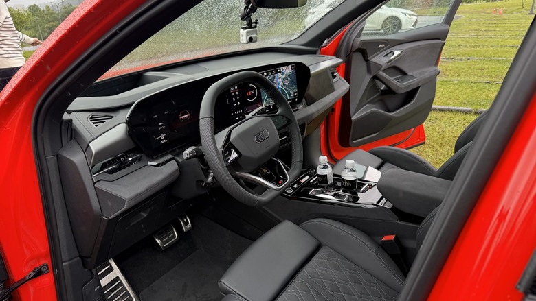 點我看大圖 Audi Q6/SQ6 e-tron | DDCAR 深度試駕體驗會